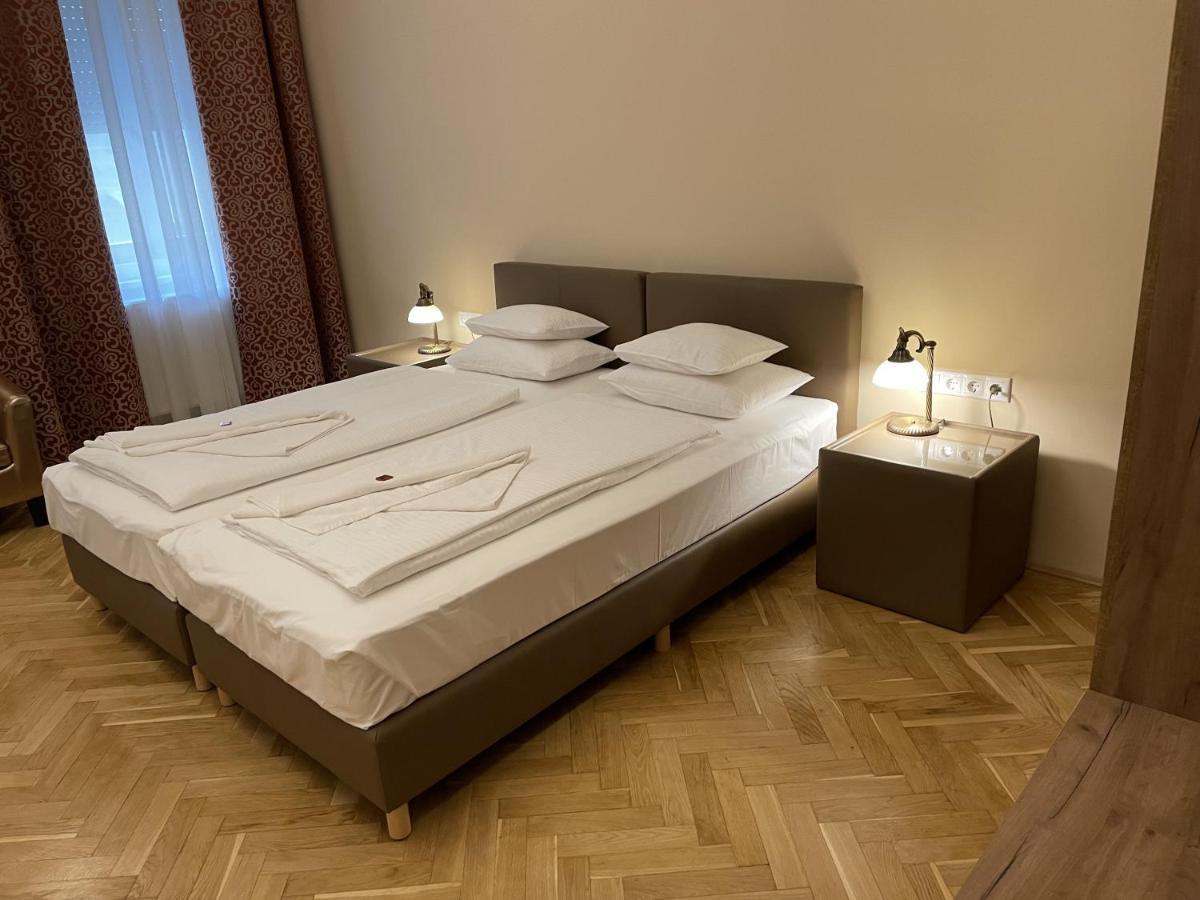 Dozsa Apartman Szegedin Exterior foto
