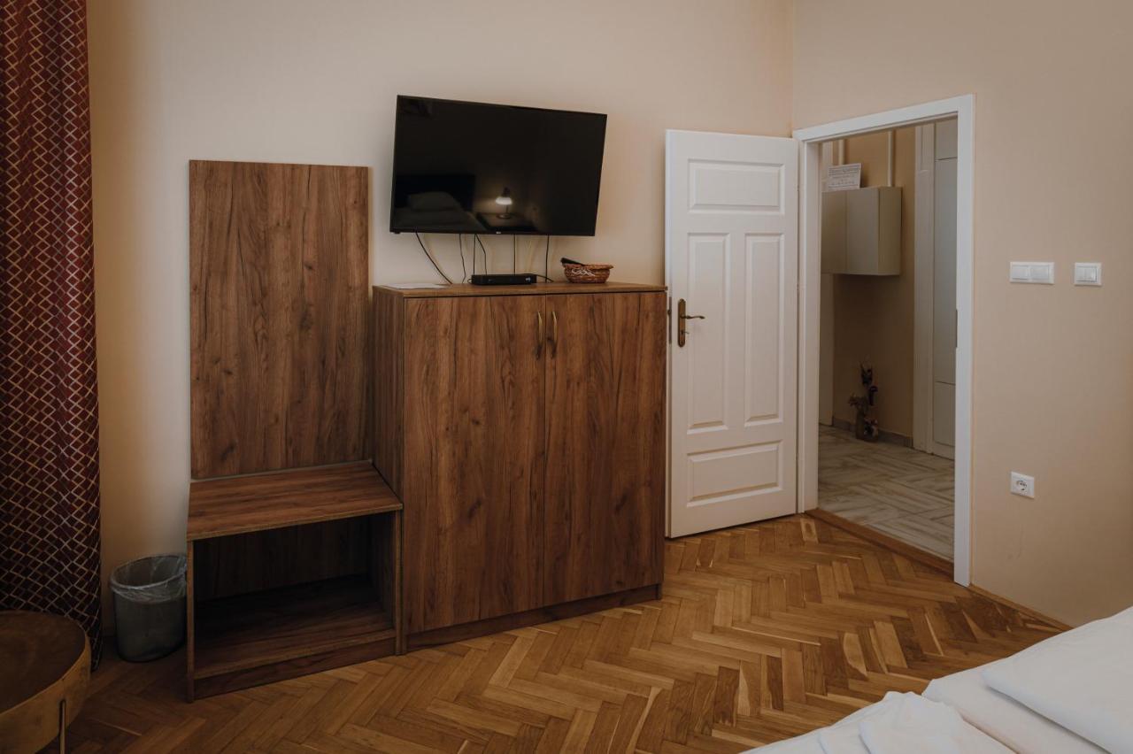 Dozsa Apartman Szegedin Exterior foto