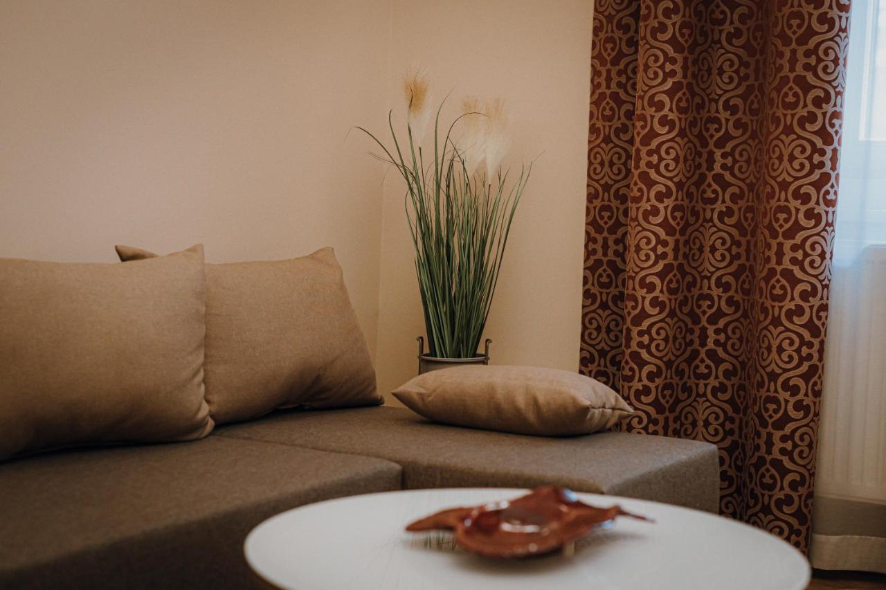 Dozsa Apartman Szegedin Exterior foto
