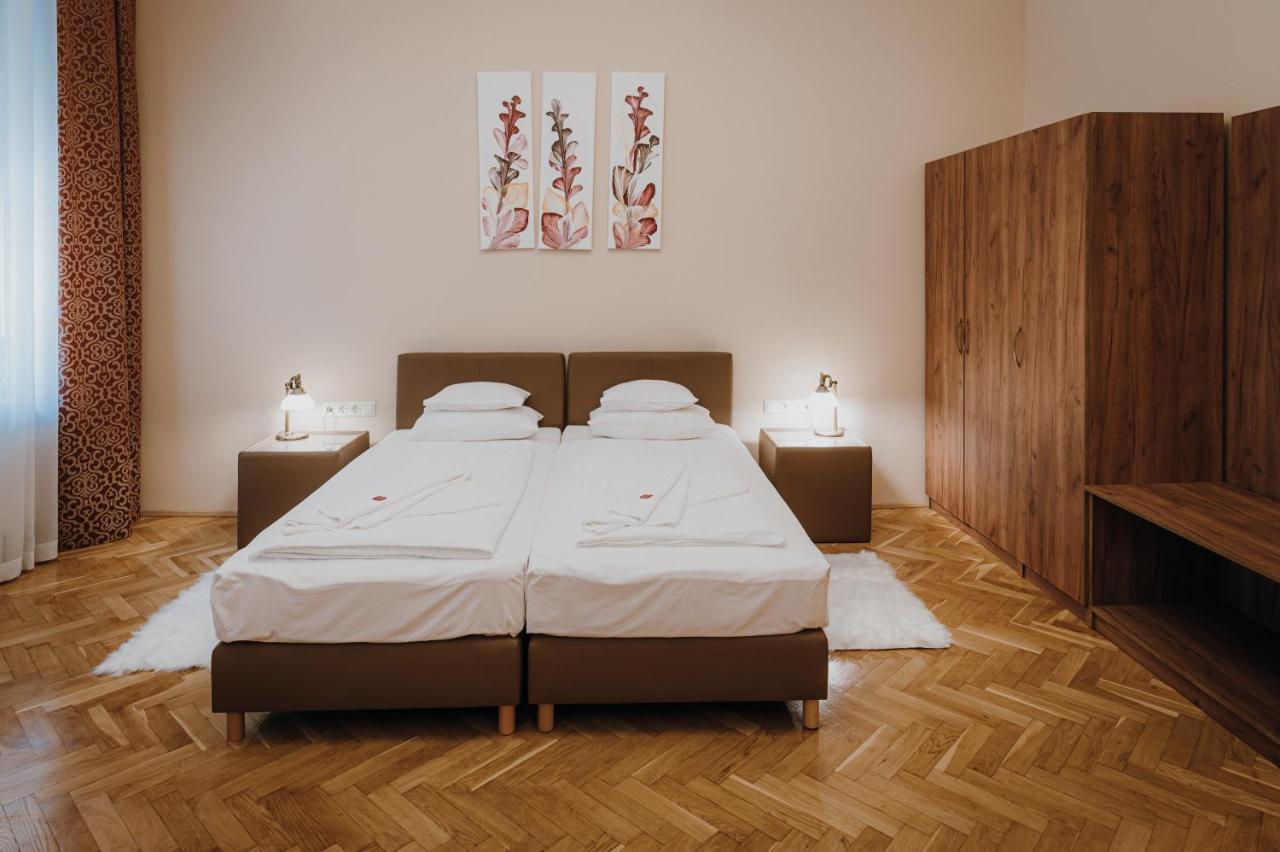 Dozsa Apartman Szegedin Exterior foto