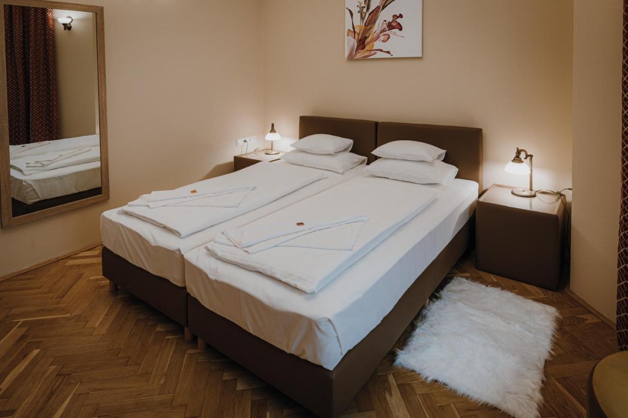 Dozsa Apartman Szegedin Exterior foto