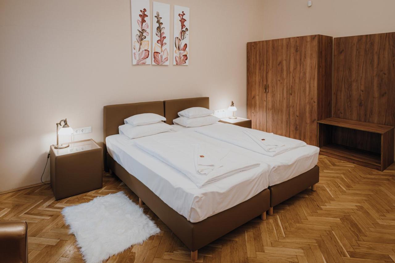 Dozsa Apartman Szegedin Exterior foto